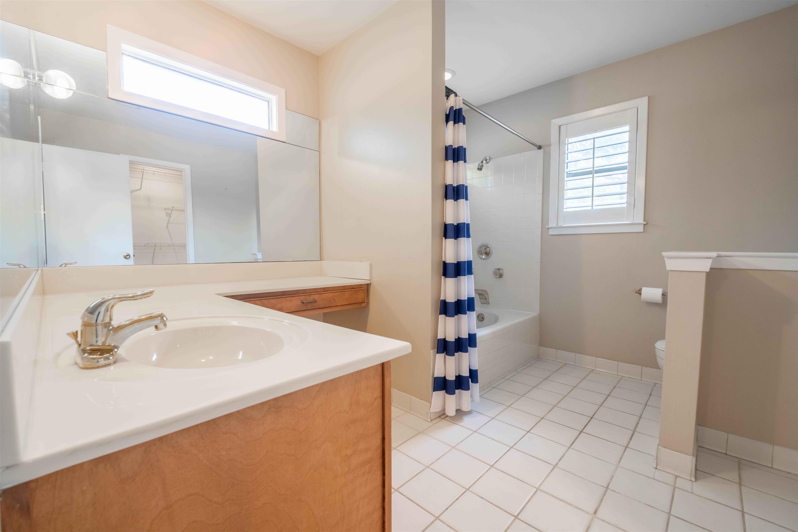 4288 CHARLESWOOD AVE