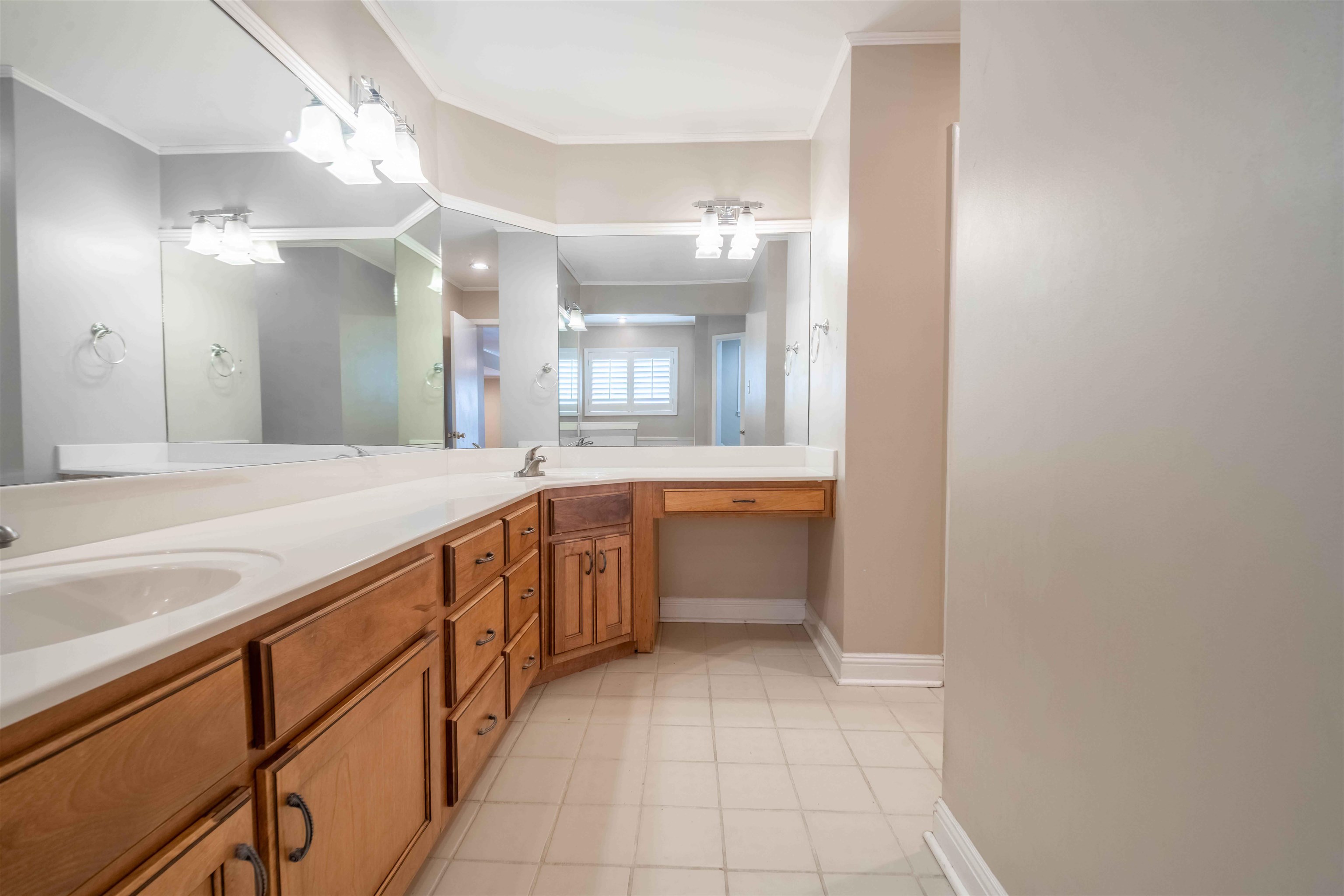 4288 CHARLESWOOD AVE