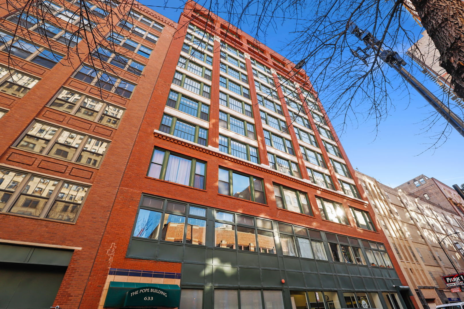633 S Plymouth Court Unit: 202