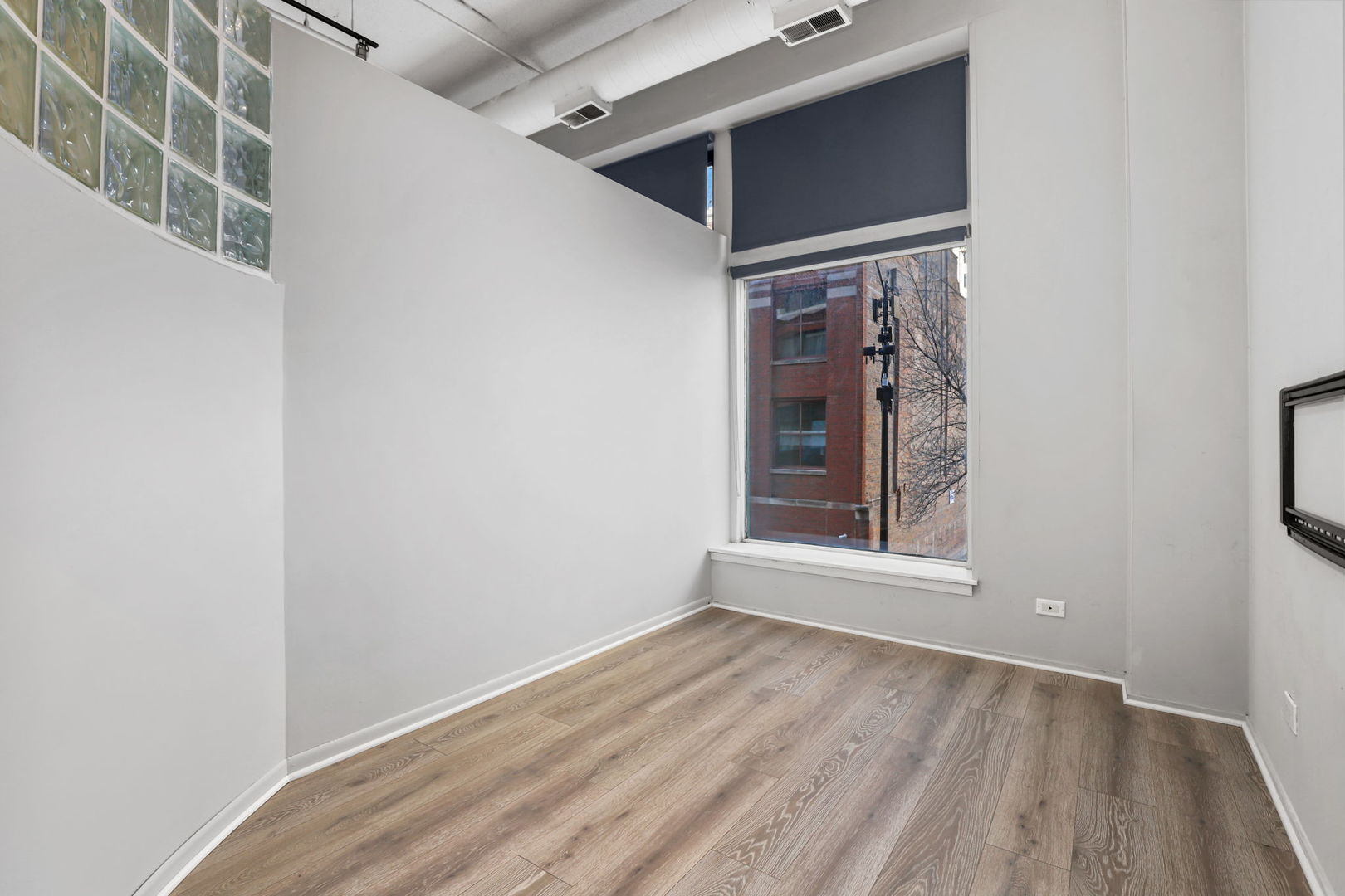 633 S Plymouth Court Unit: 202