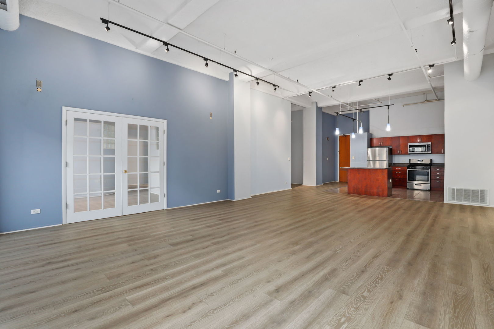 633 S Plymouth Court Unit: 202