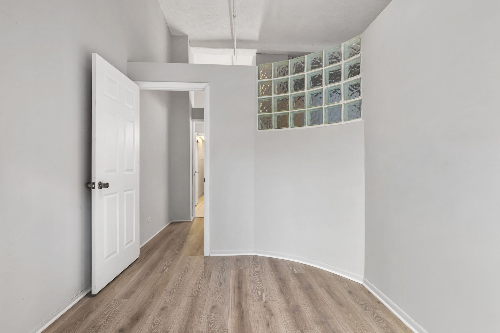 633 S Plymouth Court Unit: 202
