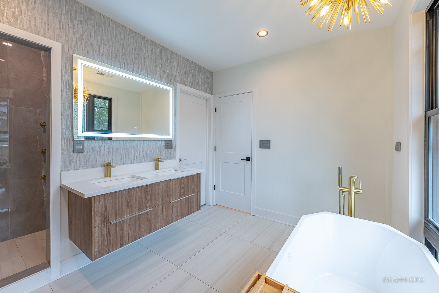 4200 N Monticello Avenue