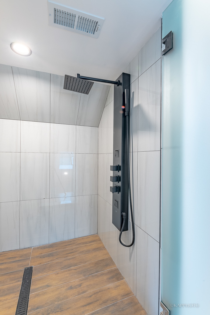 4200 N Monticello Avenue