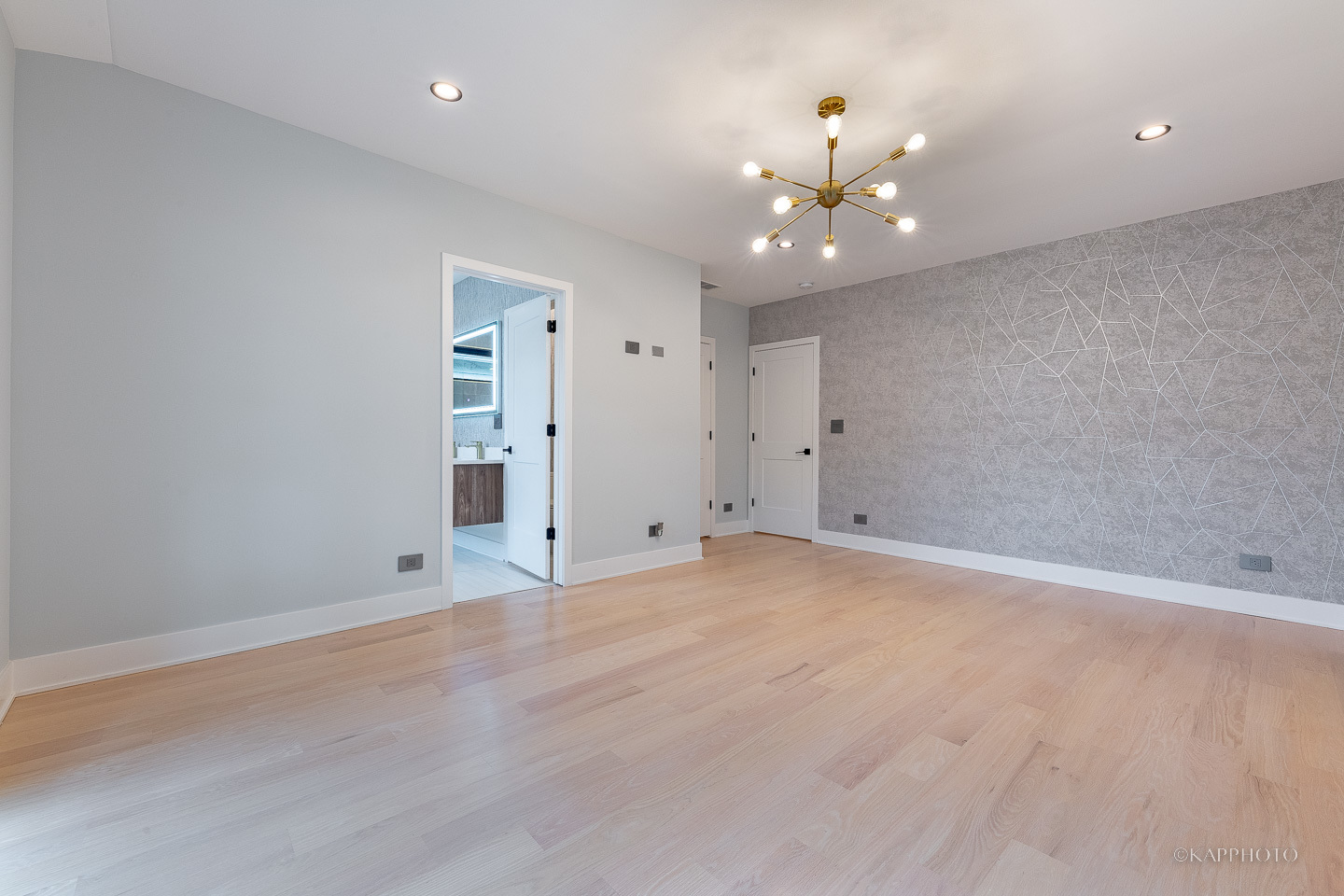 4200 N Monticello Avenue