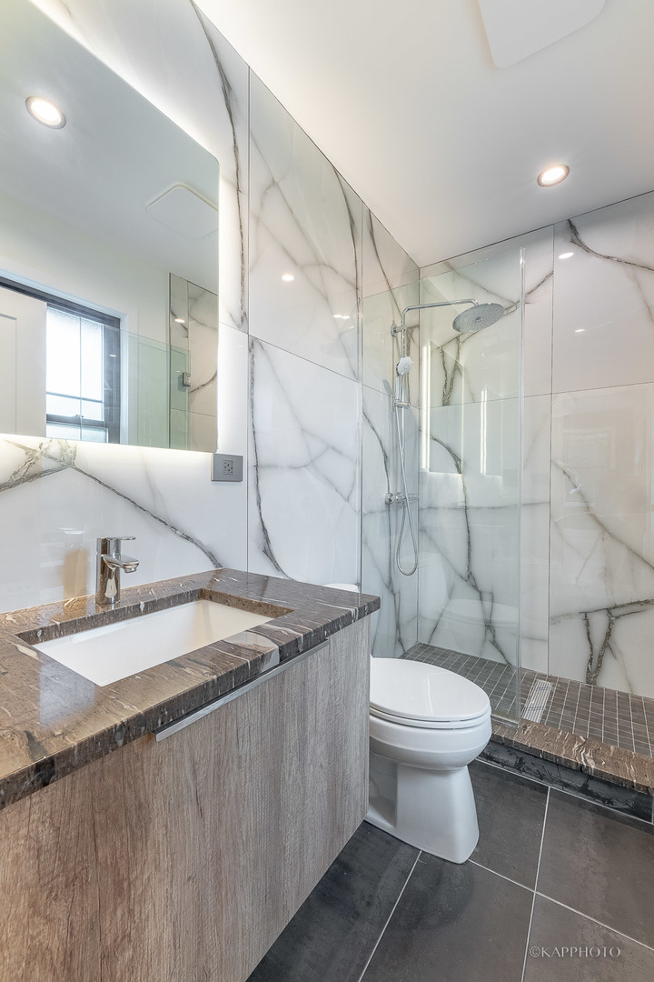 4200 N Monticello Avenue