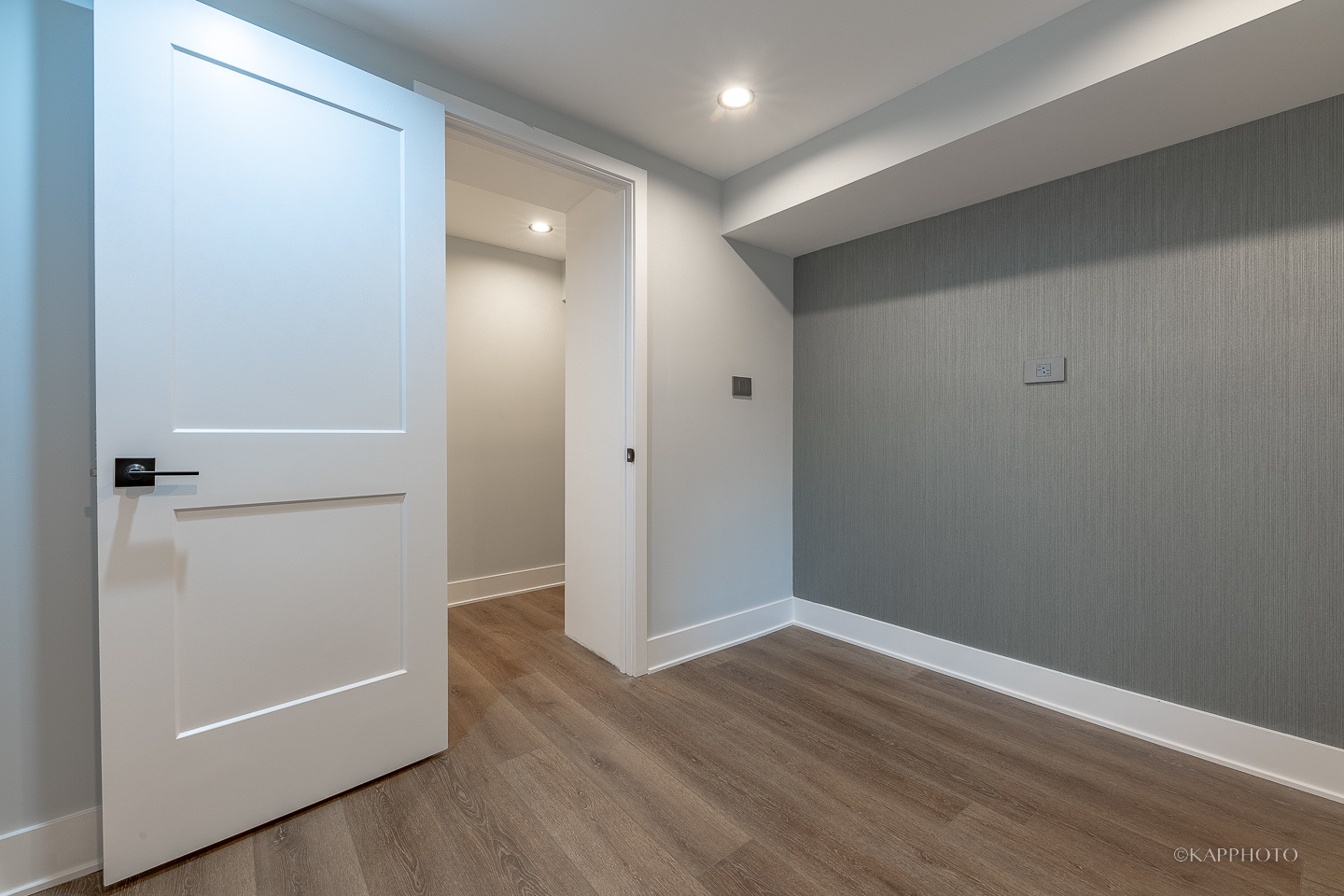 4200 N Monticello Avenue