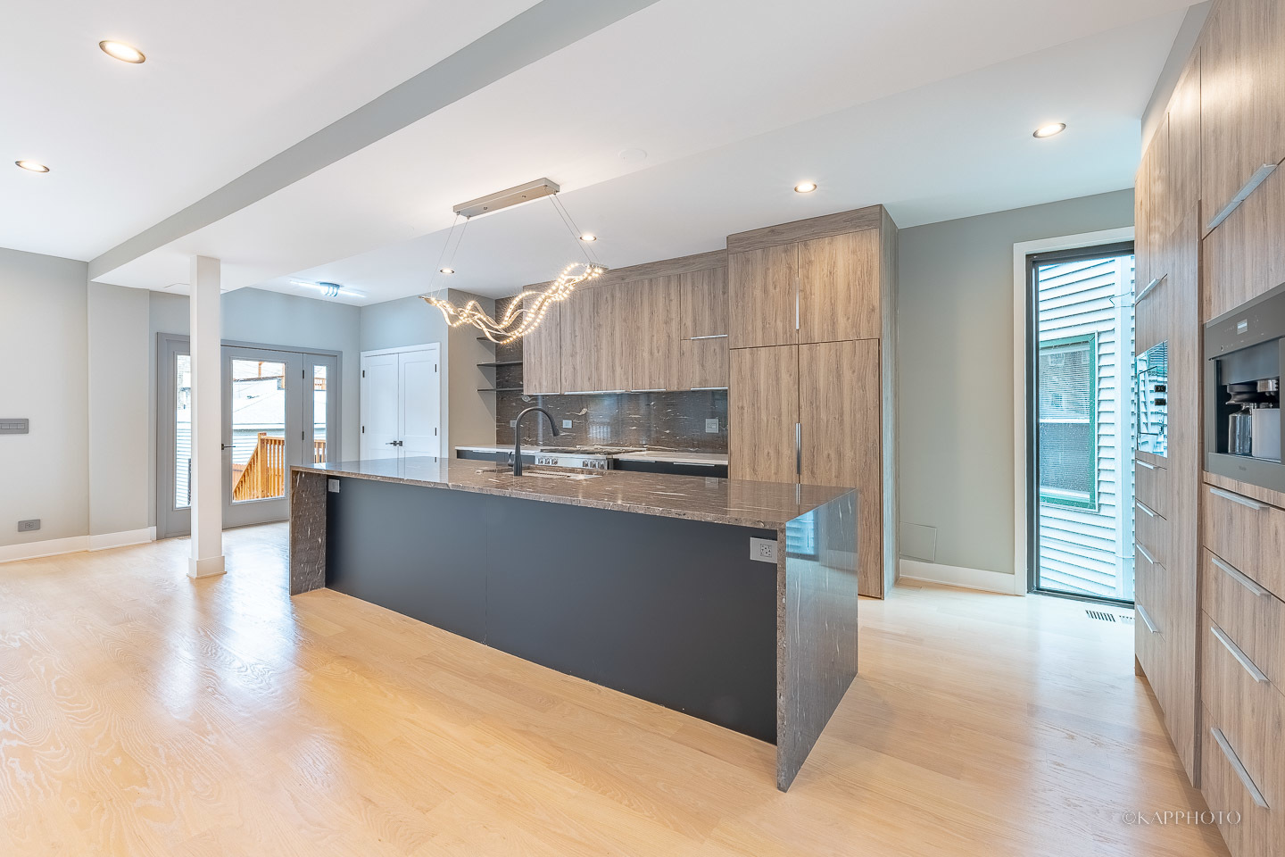 4200 N Monticello Avenue