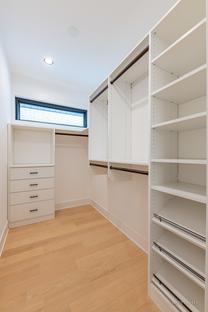 4200 N Monticello Avenue