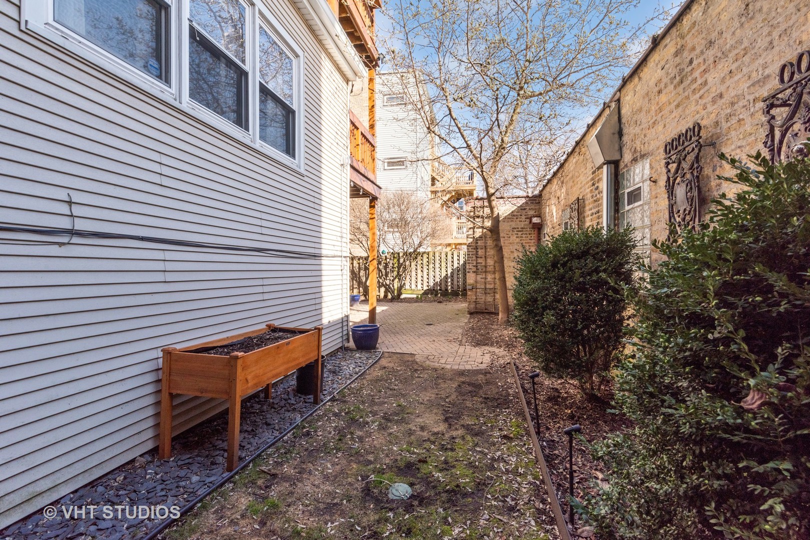 6305 N Glenwood Avenue Unit: 1