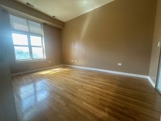 1935 S Archer Avenue Unit: 422