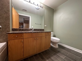 1935 S Archer Avenue Unit: 422