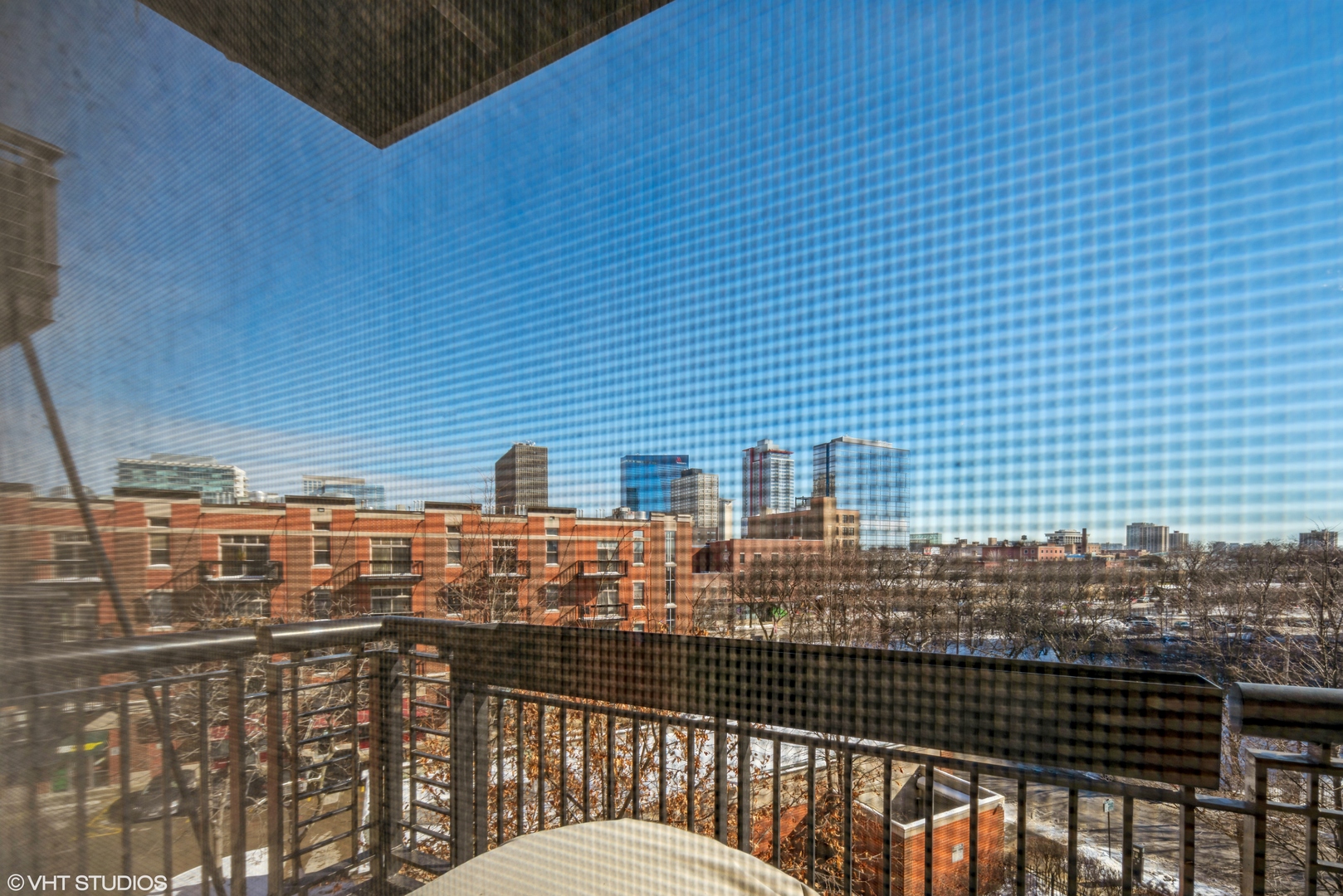 1935 S Archer Avenue Unit: 422