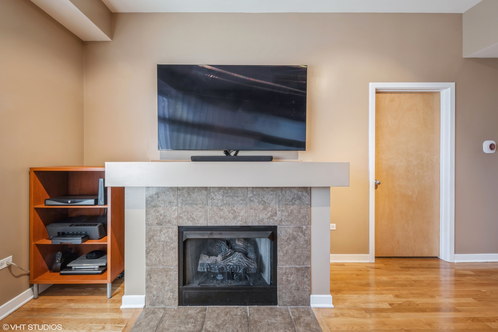 1935 S Archer Avenue Unit: 422