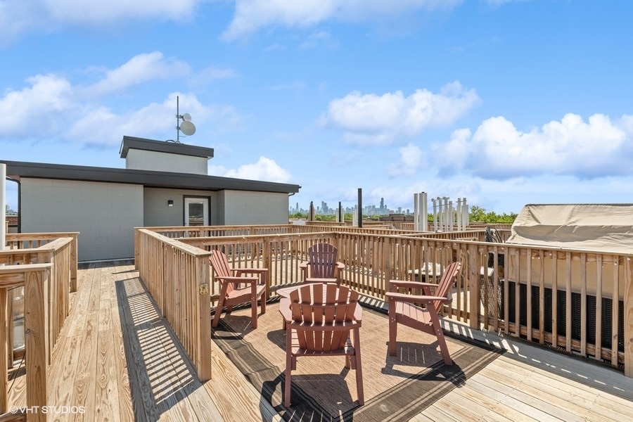 2423 W Fullerton Avenue Unit: 3G