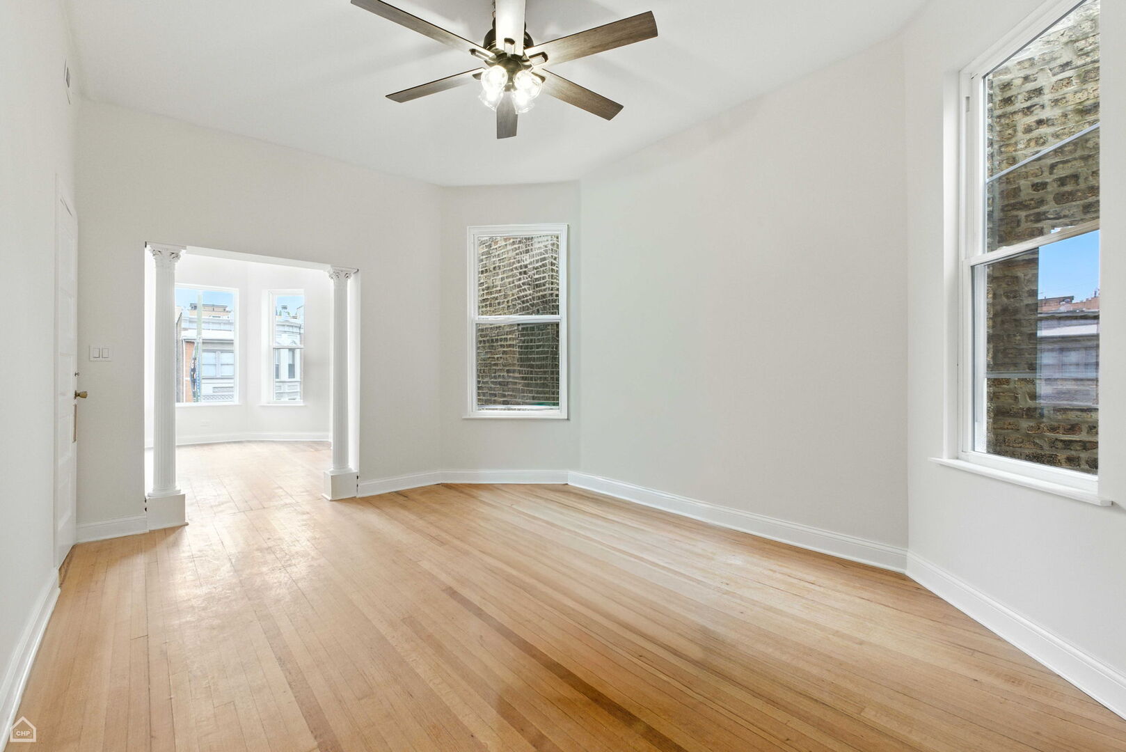 909 W Addison Street Unit: 1