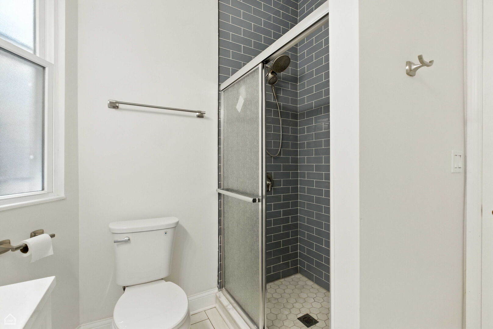 909 W Addison Street Unit: 1