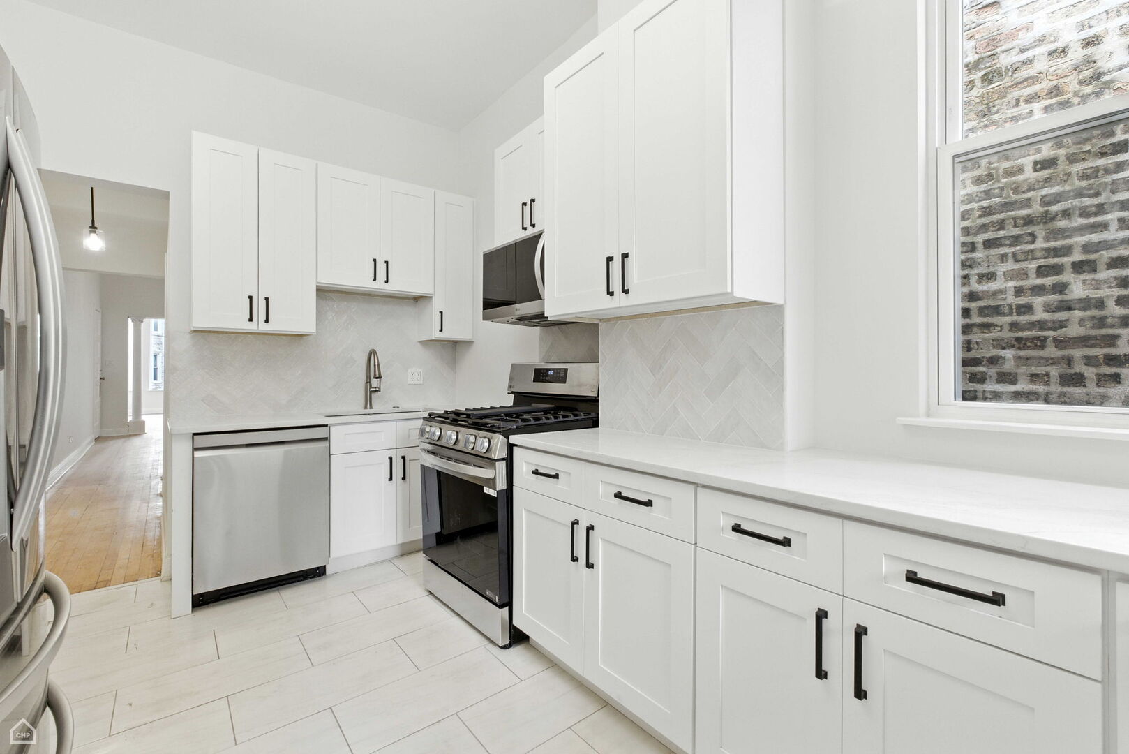 909 W Addison Street Unit: 1