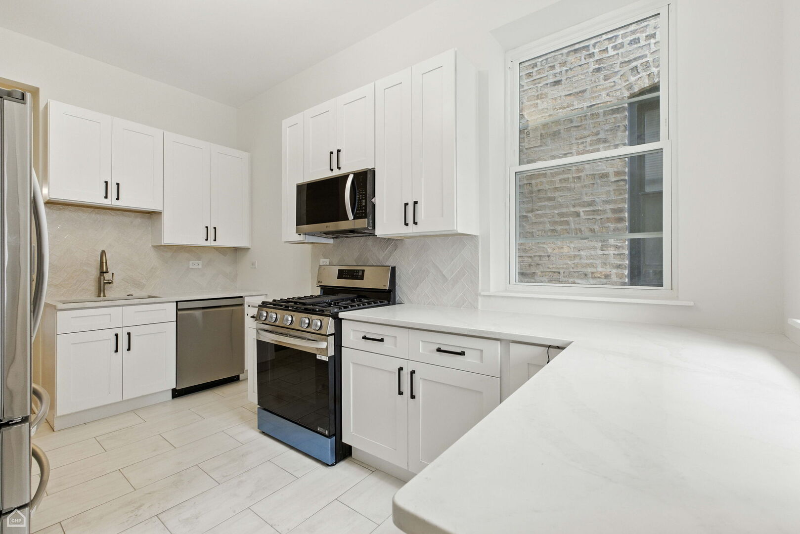 909 W Addison Street Unit: 1