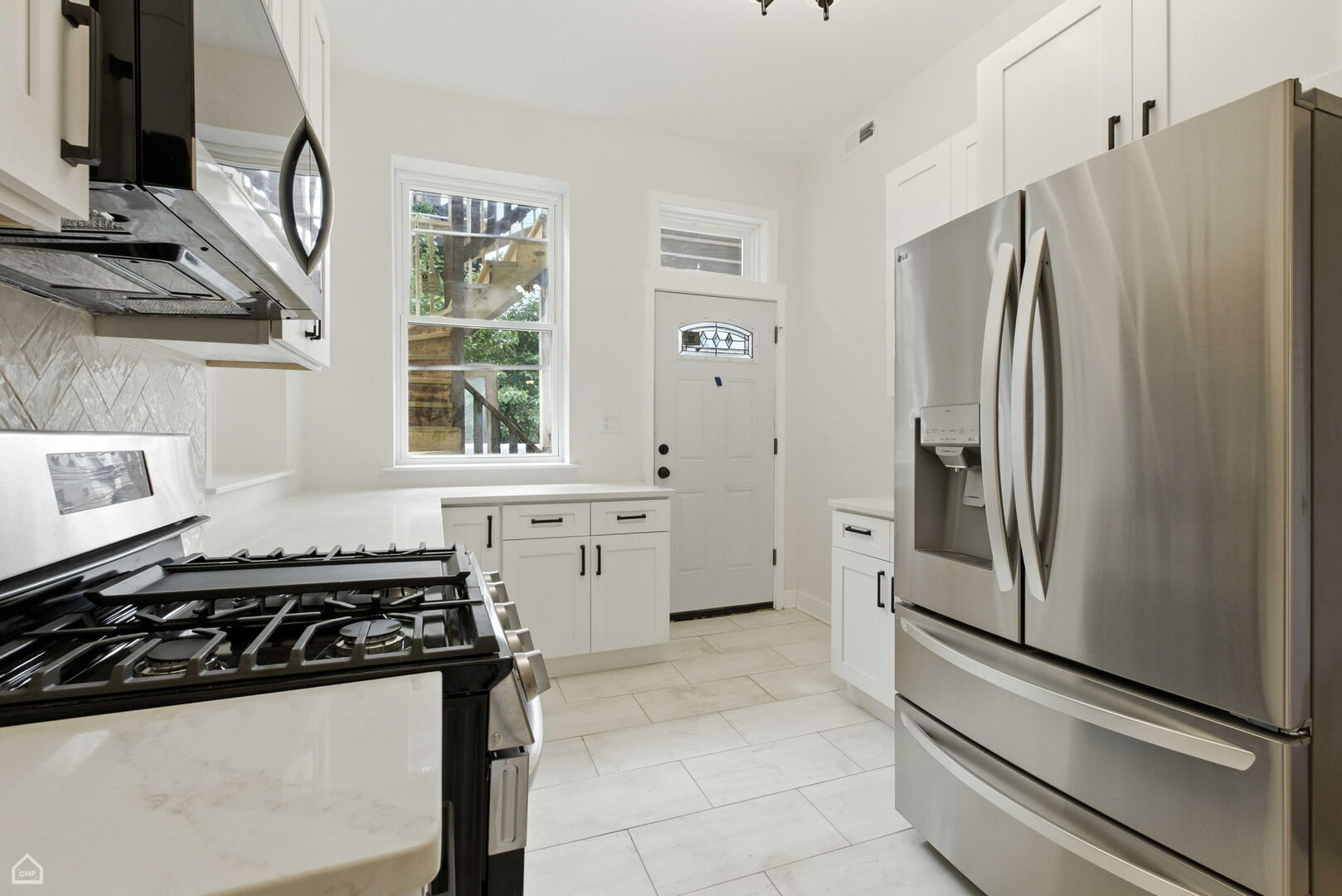 909 W Addison Street Unit: 1