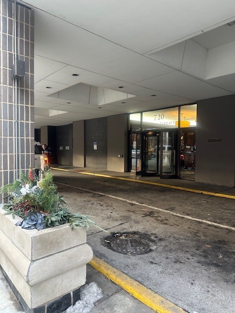 720 W Gordon Terrace Unit: 7M