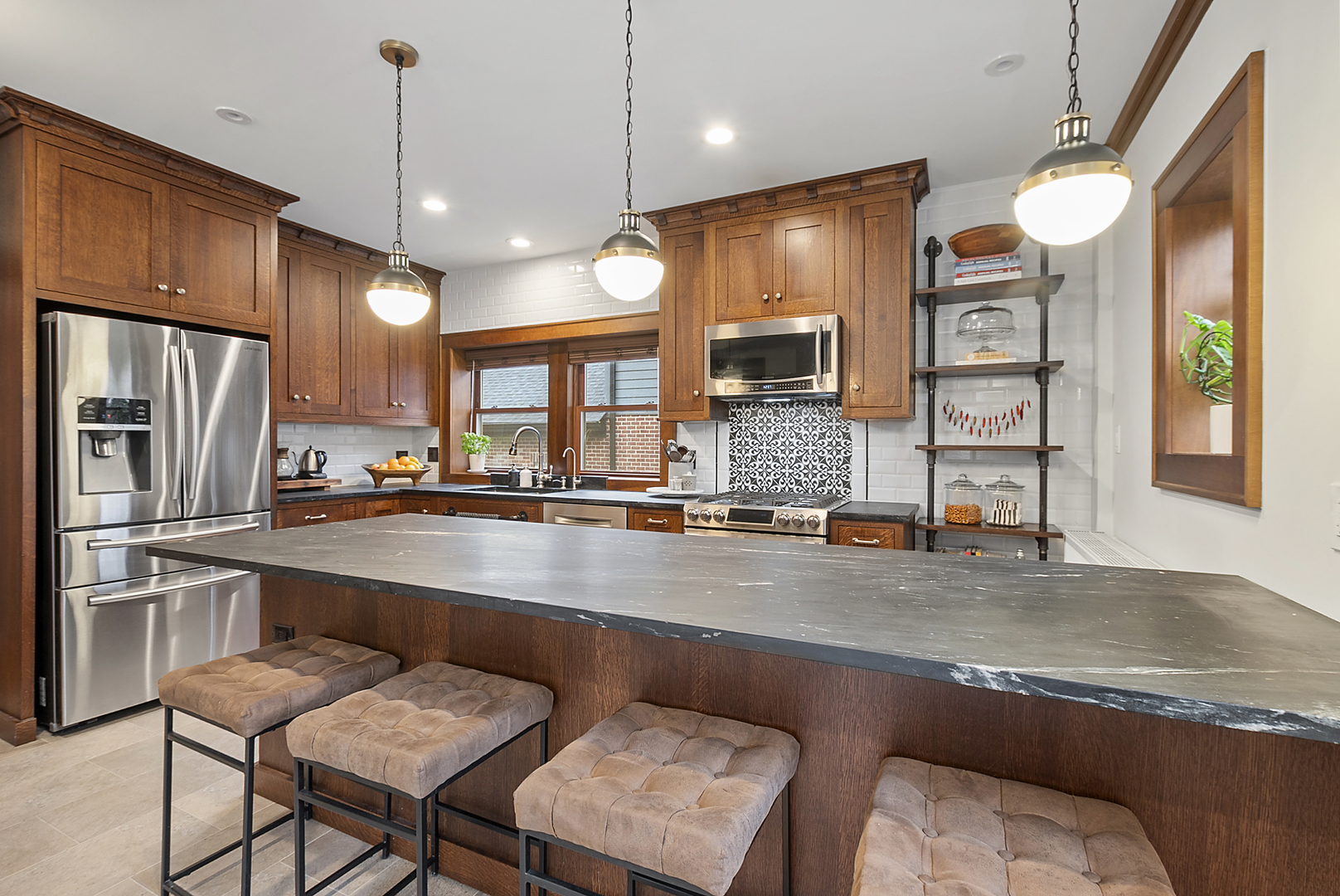 2138 W 109th Street
