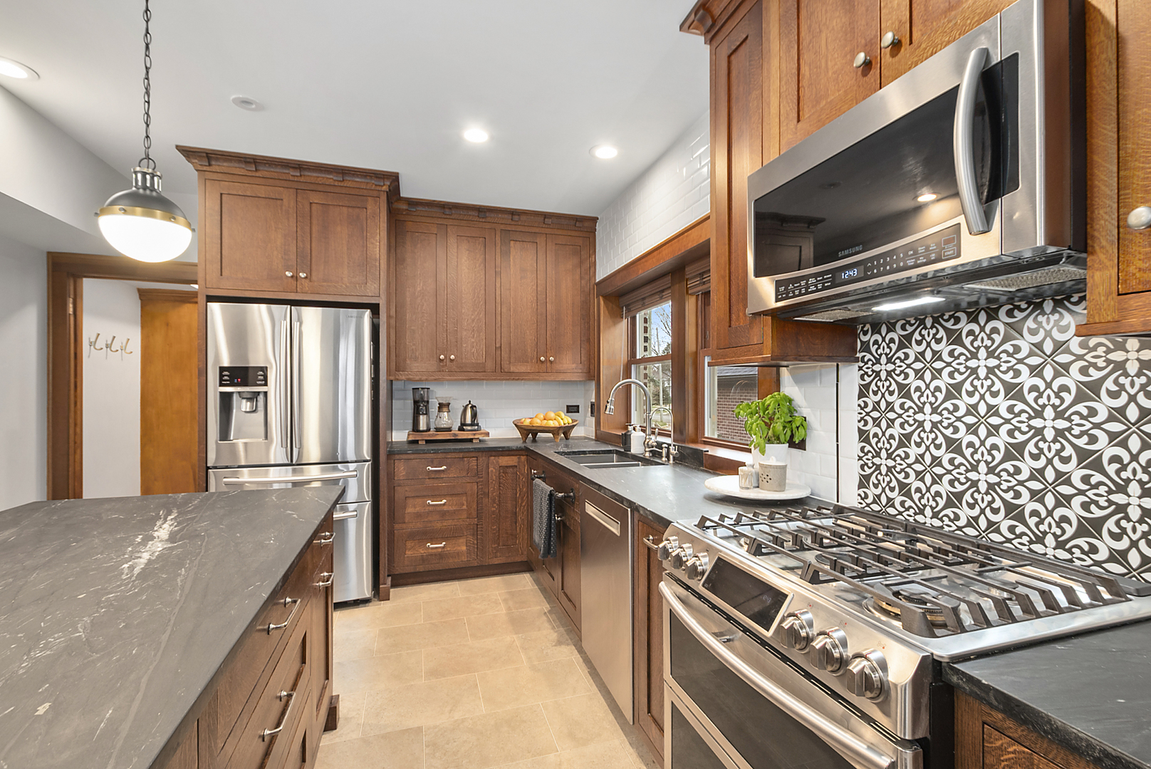 2138 W 109th Street