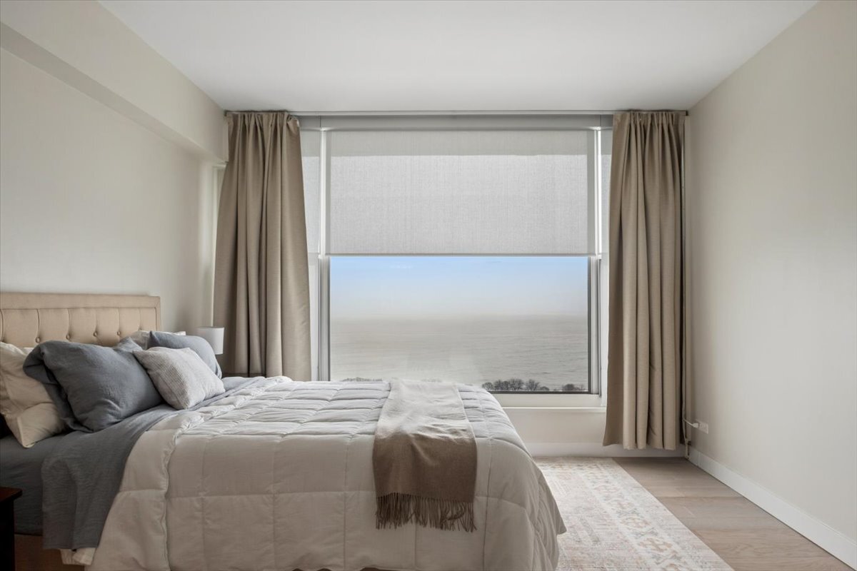 3200 N Lake Shore Drive Unit: 2802