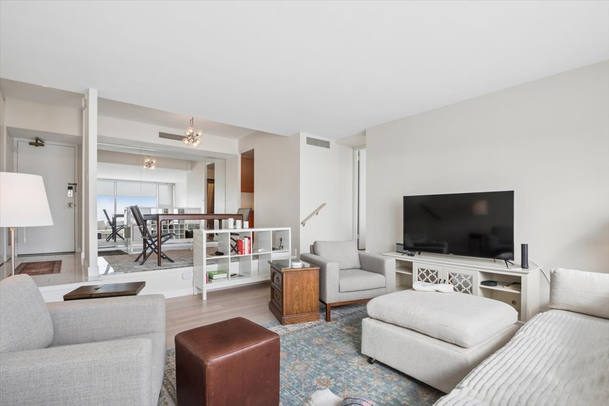 3200 N Lake Shore Drive Unit: 2802