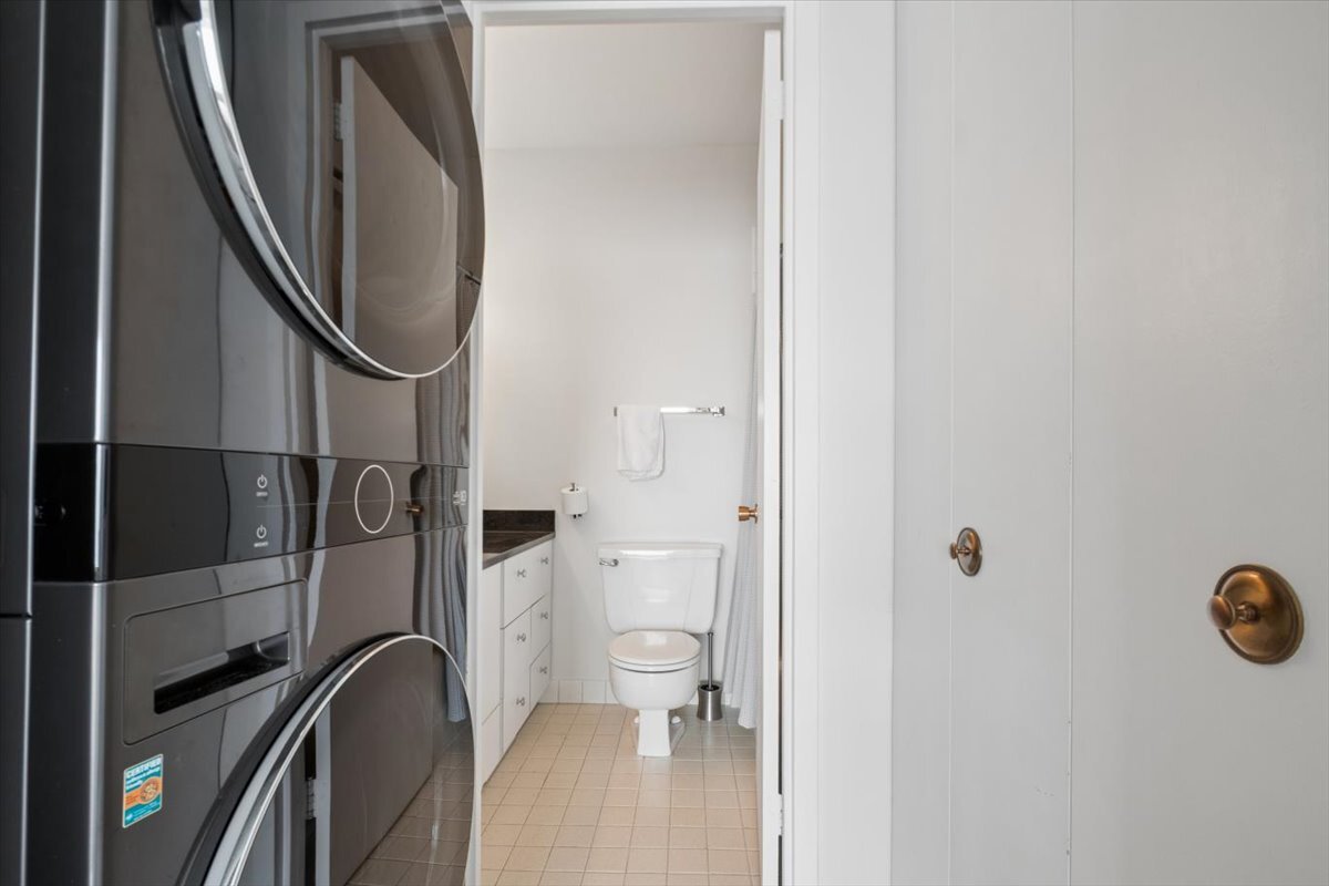 3200 N Lake Shore Drive Unit: 2802