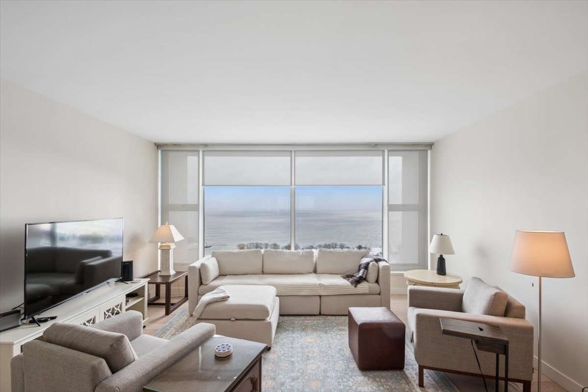 3200 N Lake Shore Drive Unit: 2802