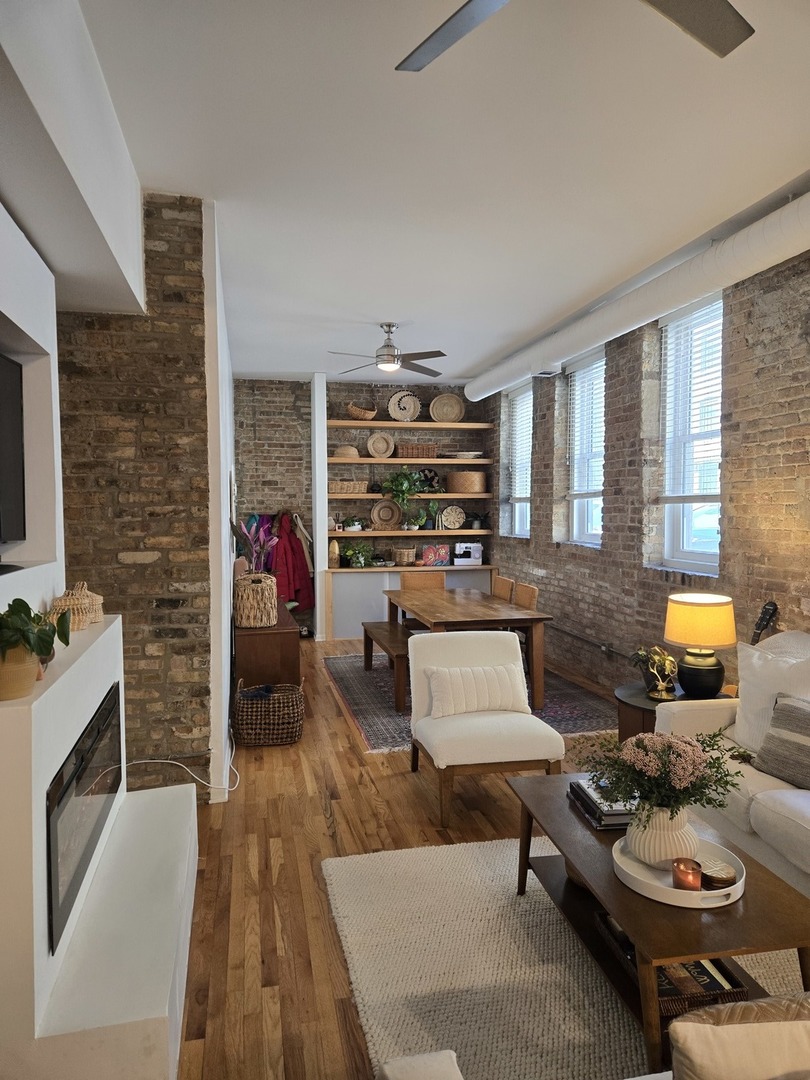515 N Noble Street Unit: 115