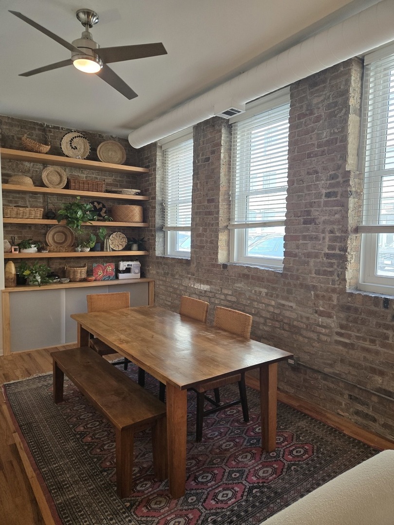 515 N Noble Street Unit: 115
