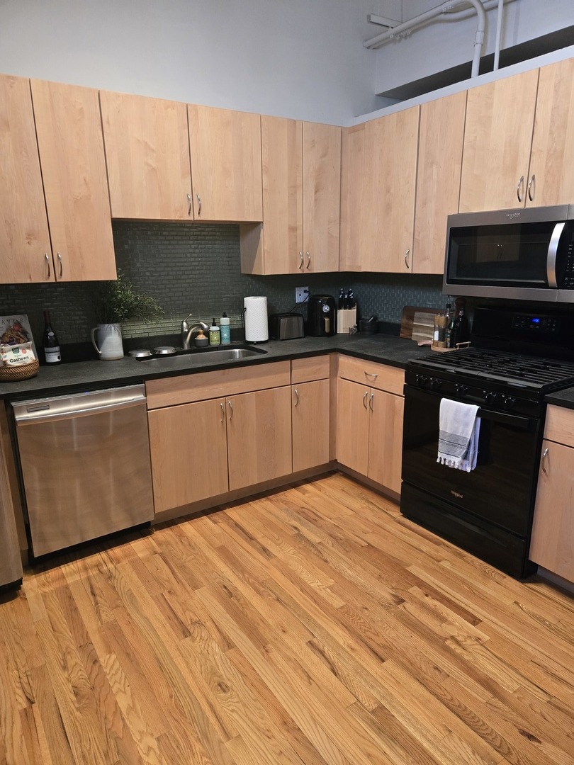 515 N Noble Street Unit: 115