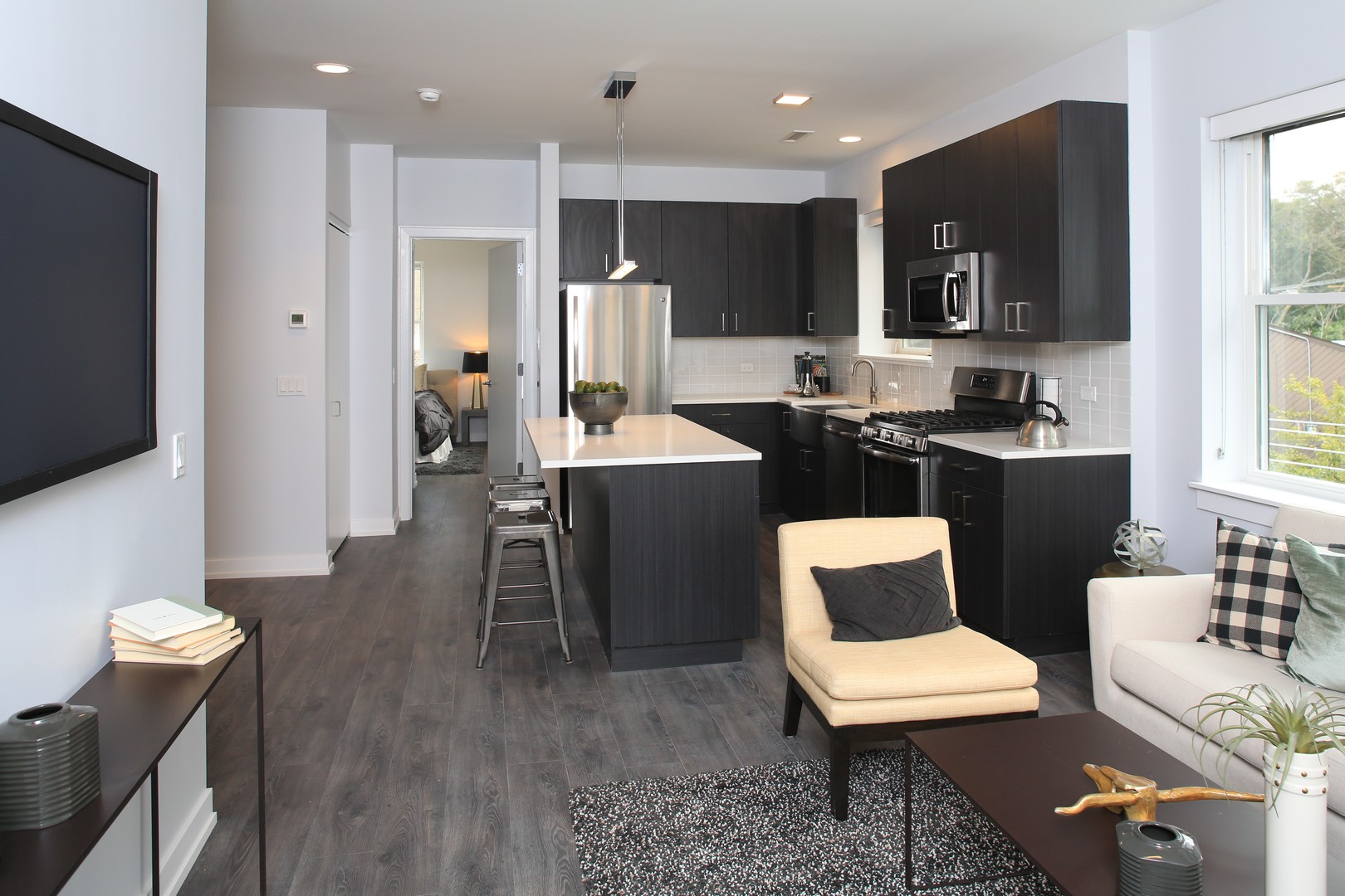 909 W Montana Street Unit: 403