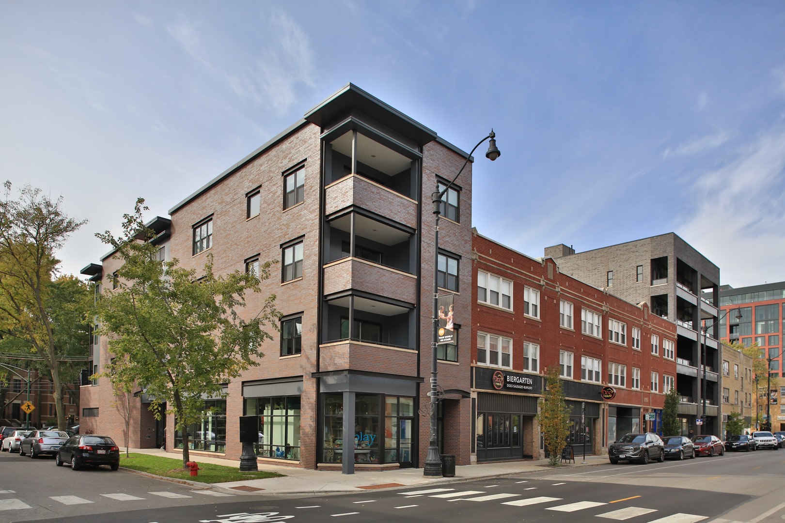 909 W Montana Street Unit: 403