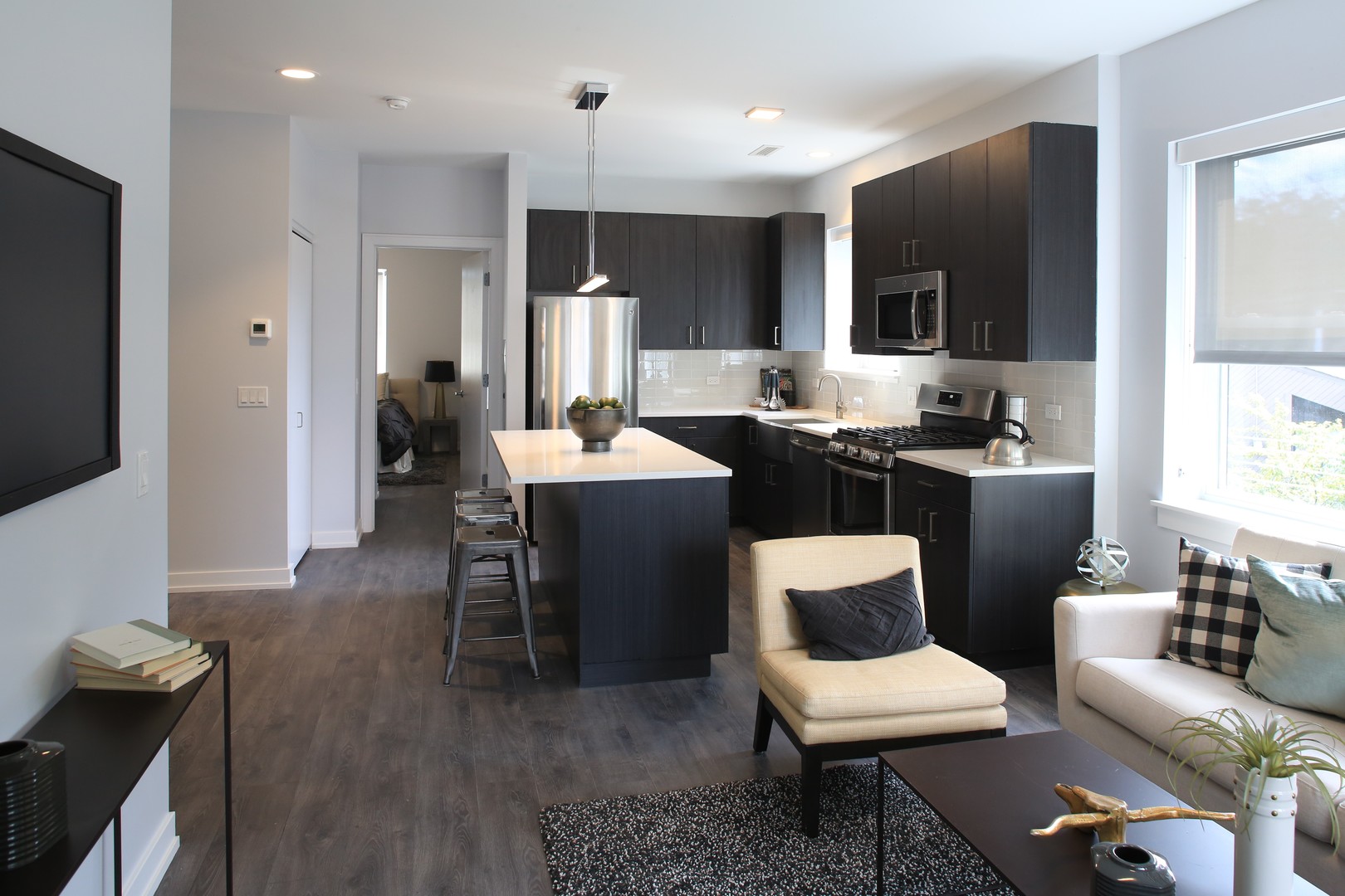 909 W Montana Street Unit: 403