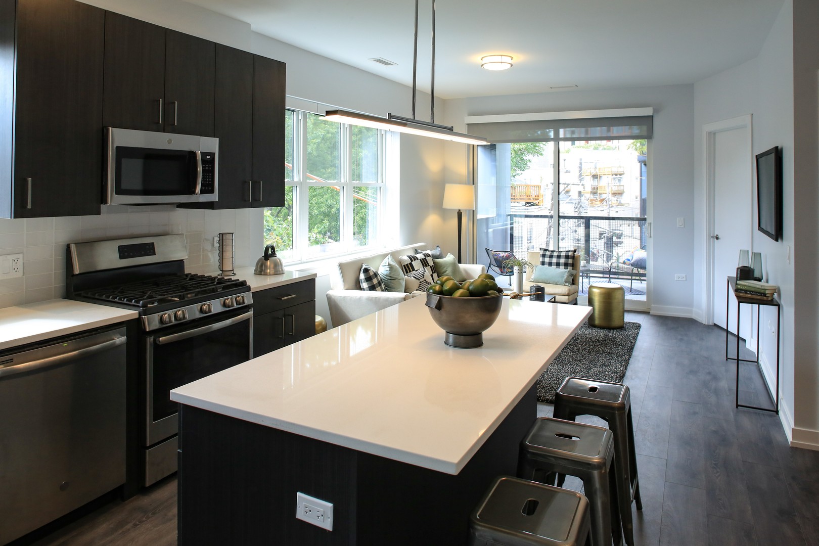 909 W Montana Street Unit: 403