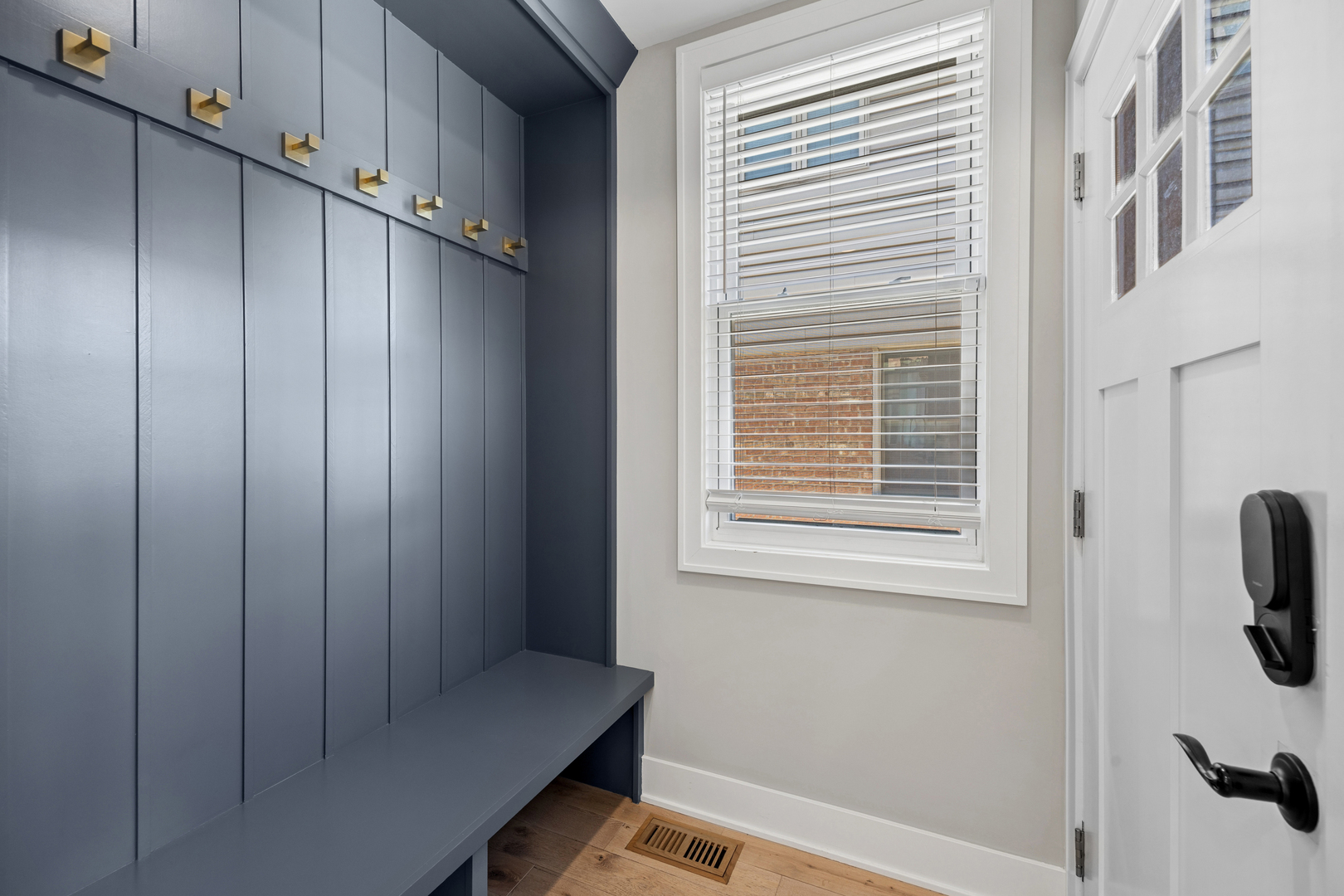 3842 W 108th Place