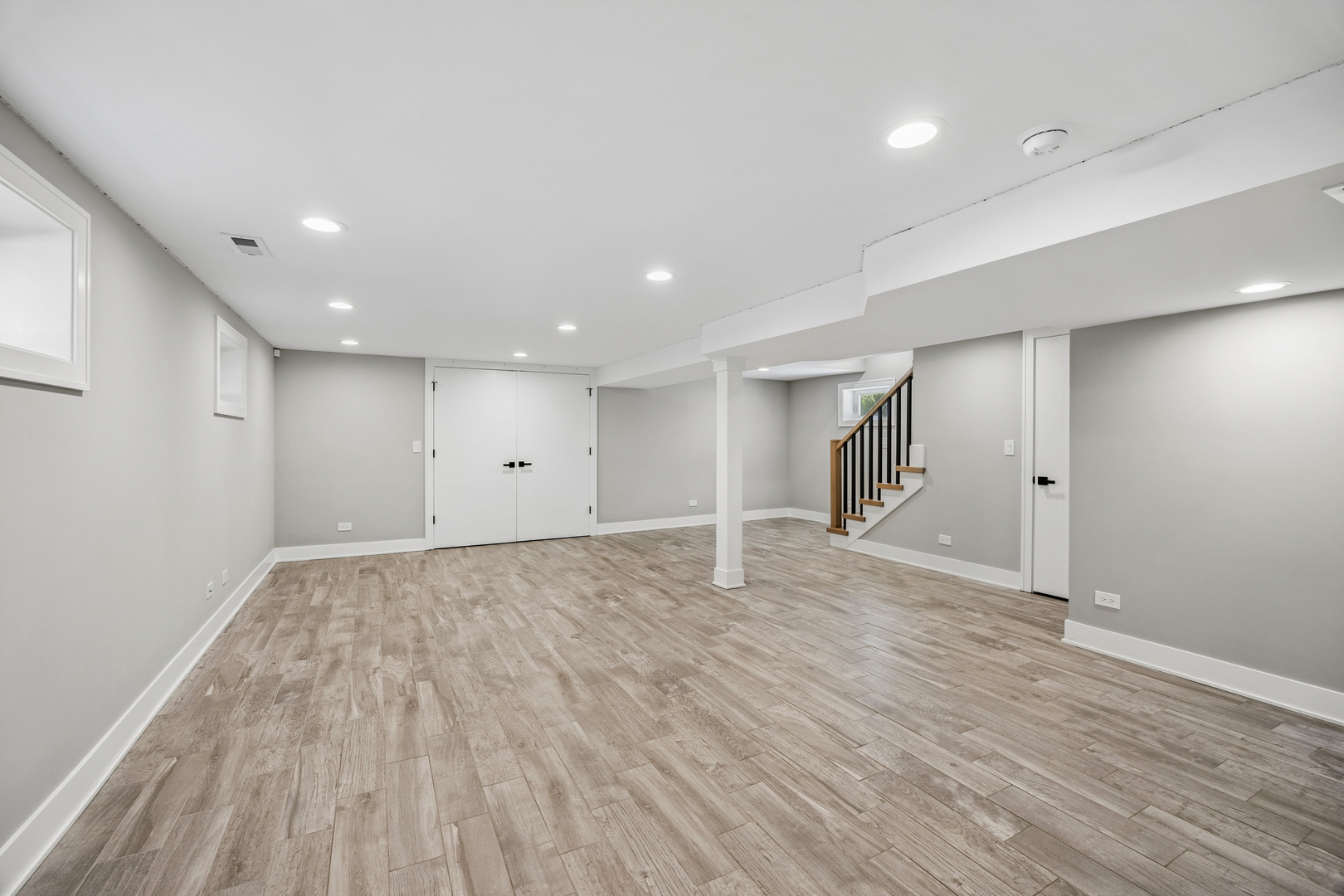3842 W 108th Place