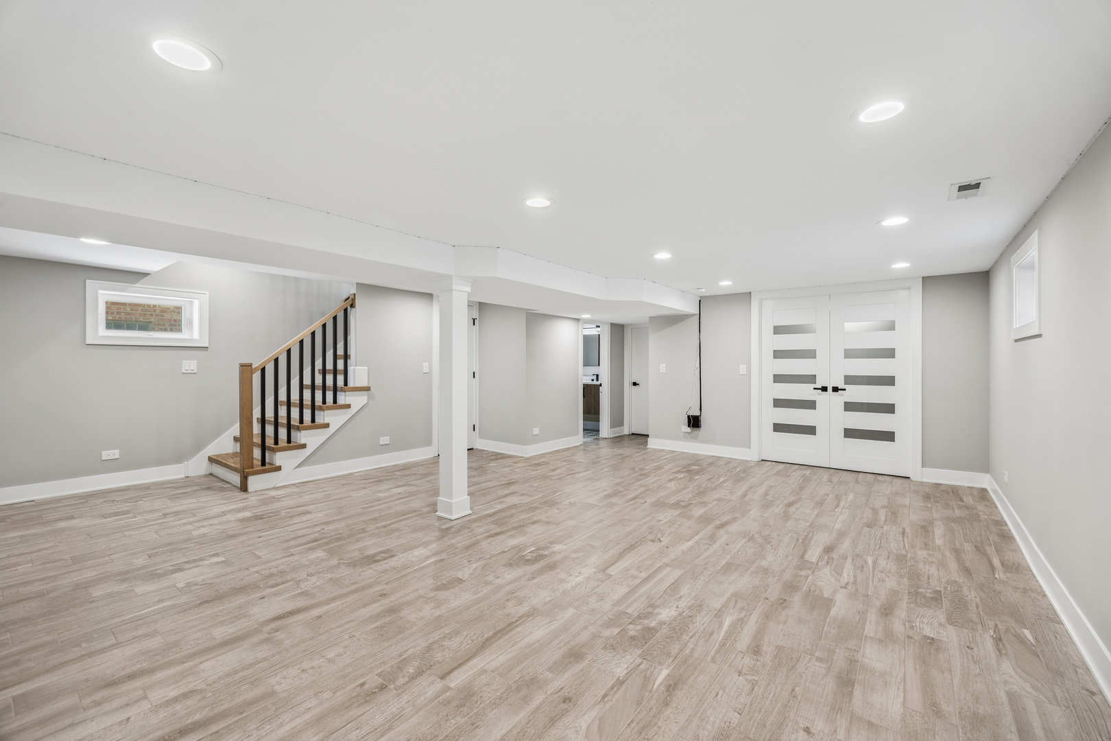 3842 W 108th Place