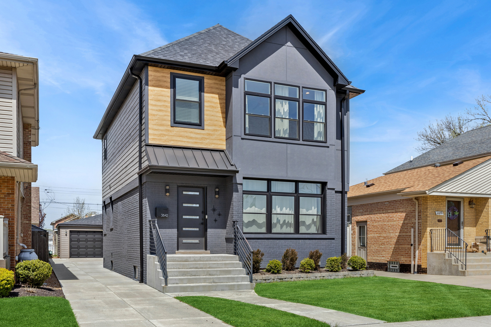 3842 W 108th Place