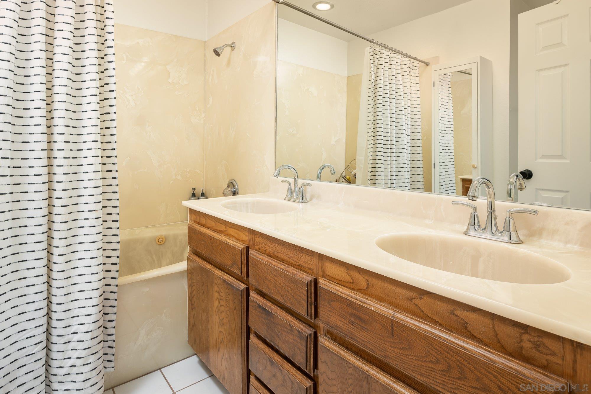 909 Sutter St Unit: 105