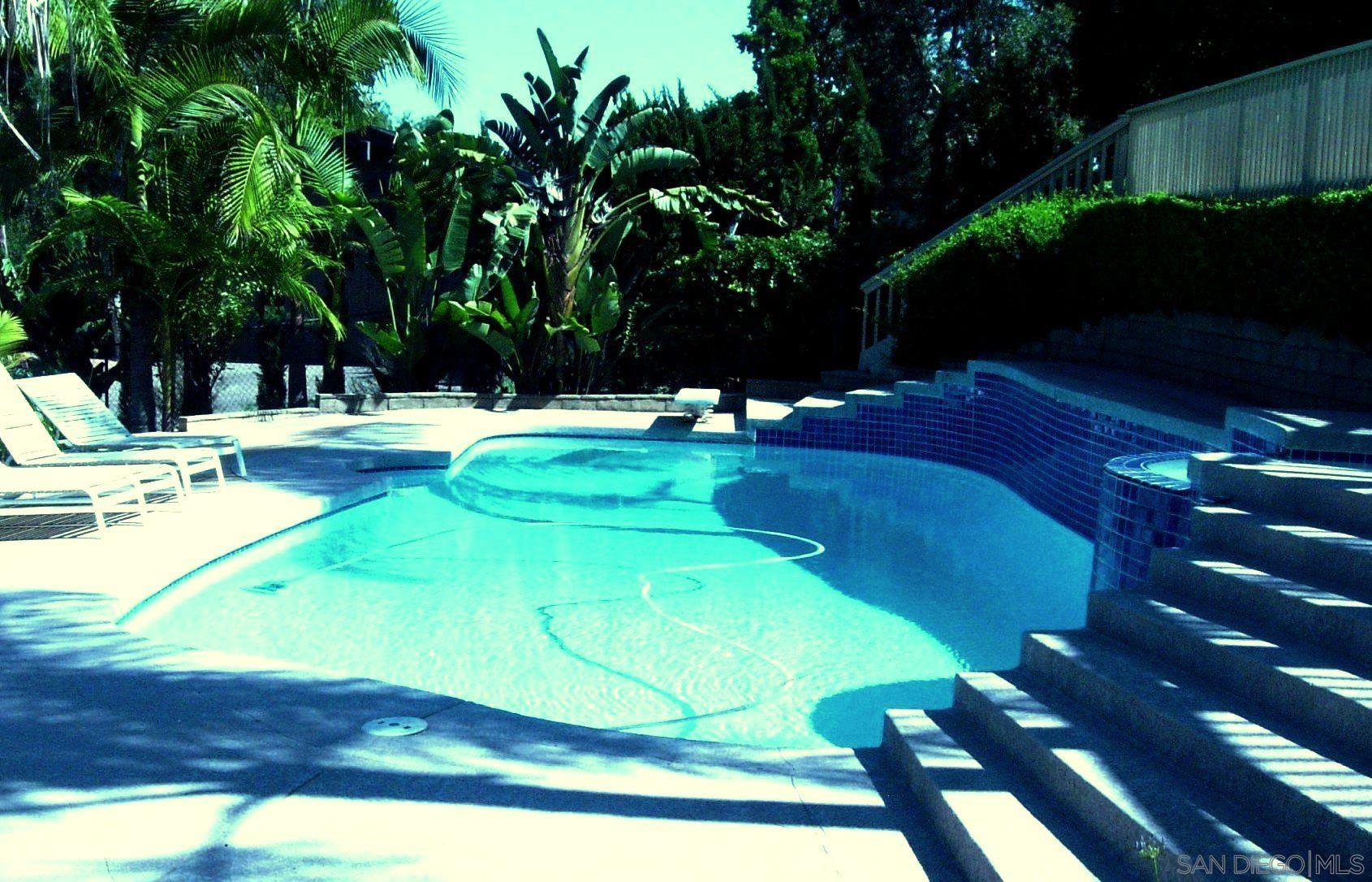 1665 Fuerte Knolls Ln.