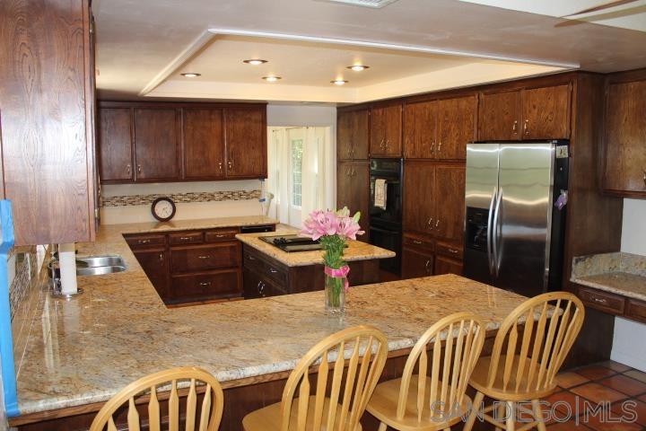 1665 Fuerte Knolls Ln.