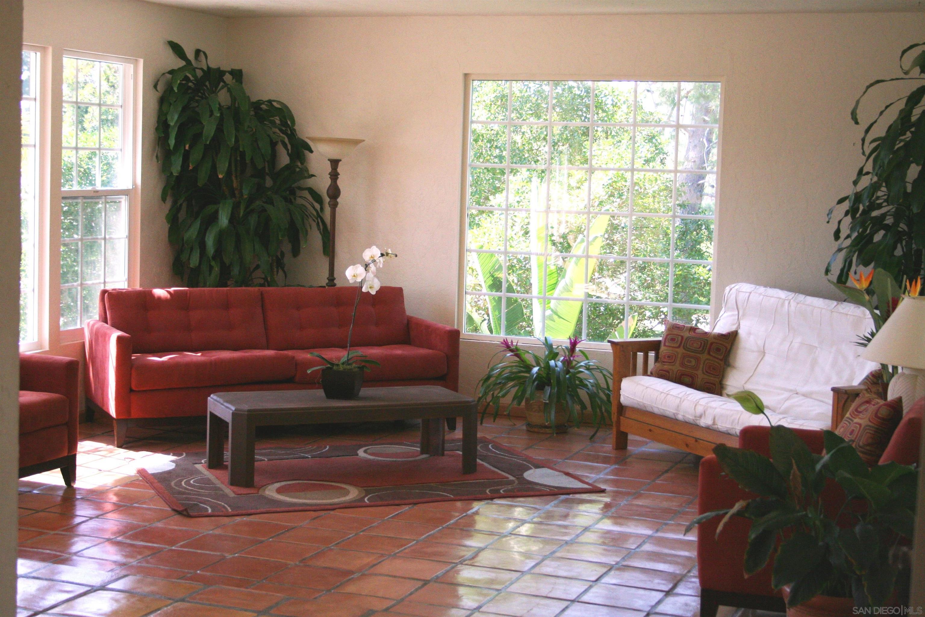 1665 Fuerte Knolls Ln.
