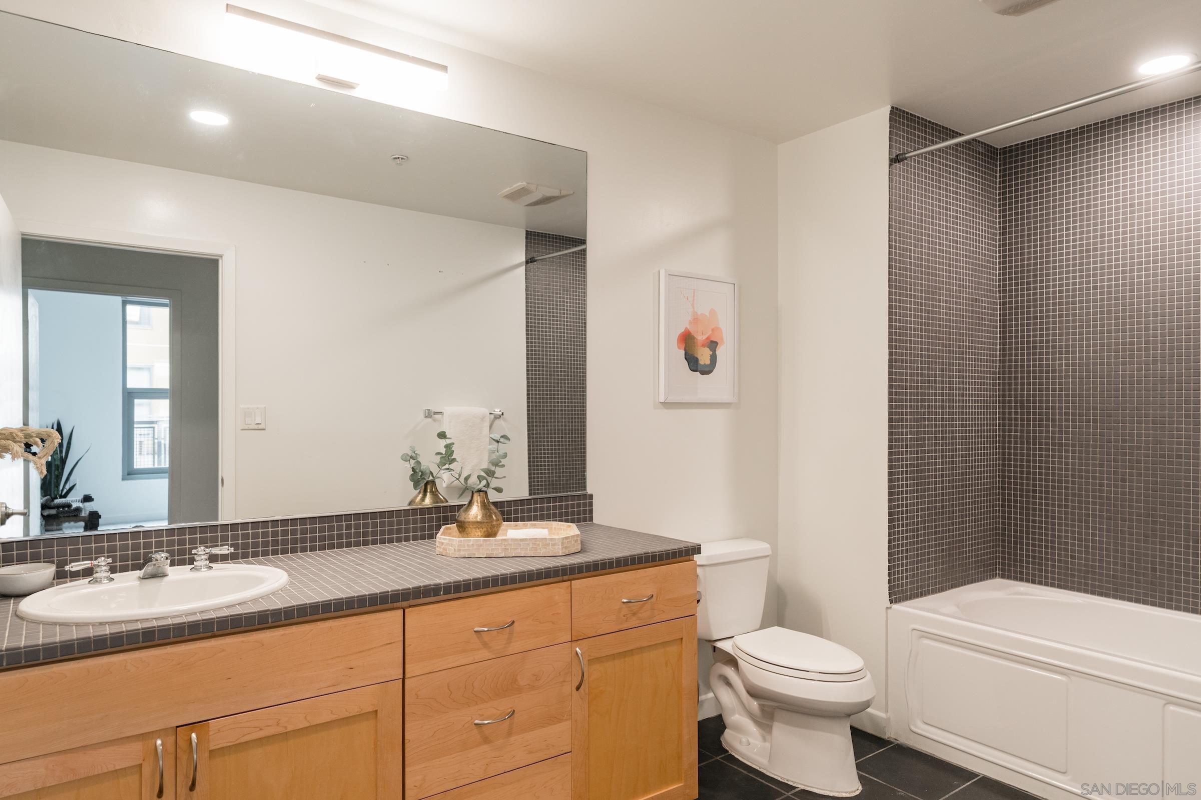 1150 J St Unit: 512