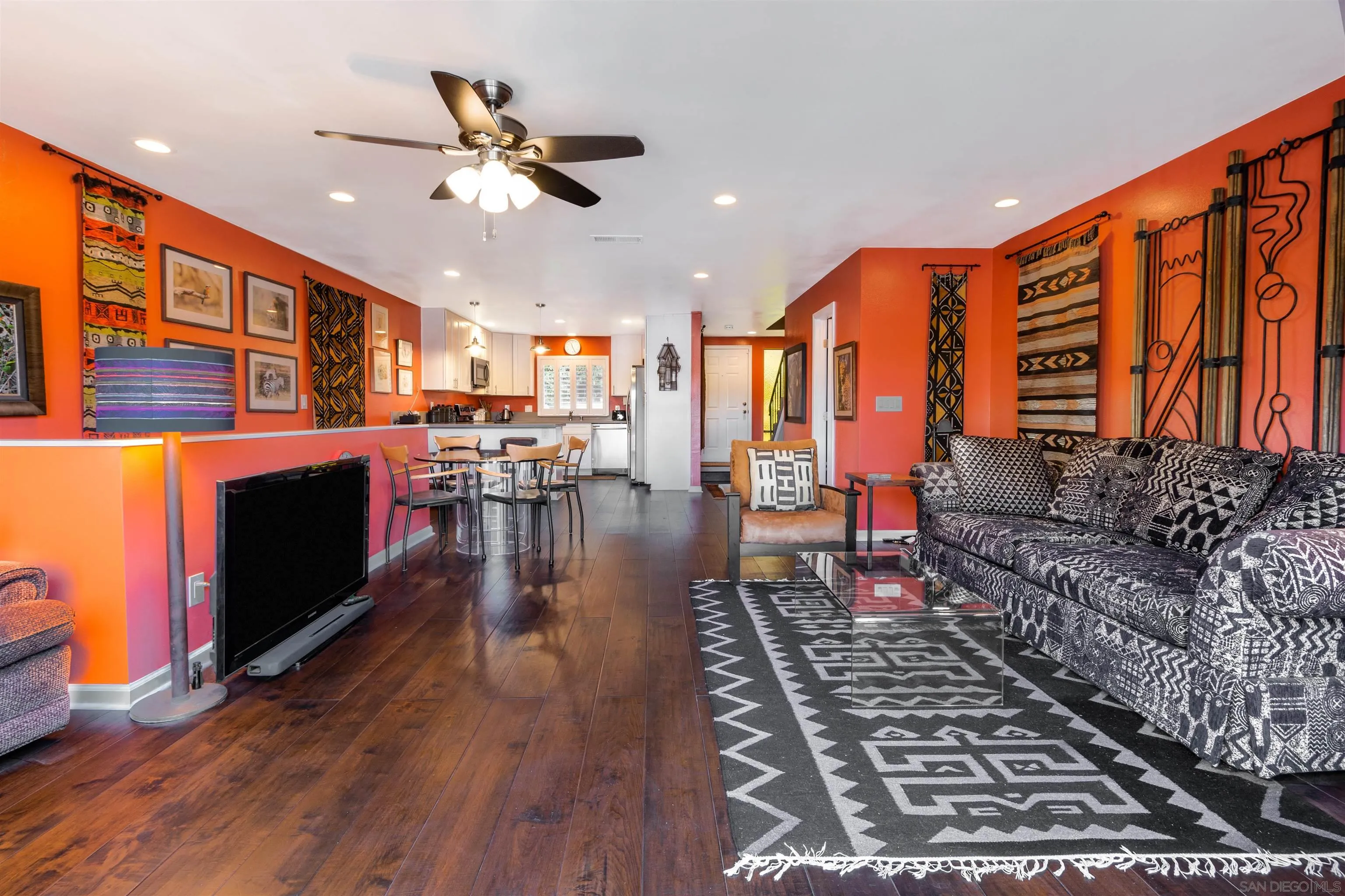 4242 5th Ave