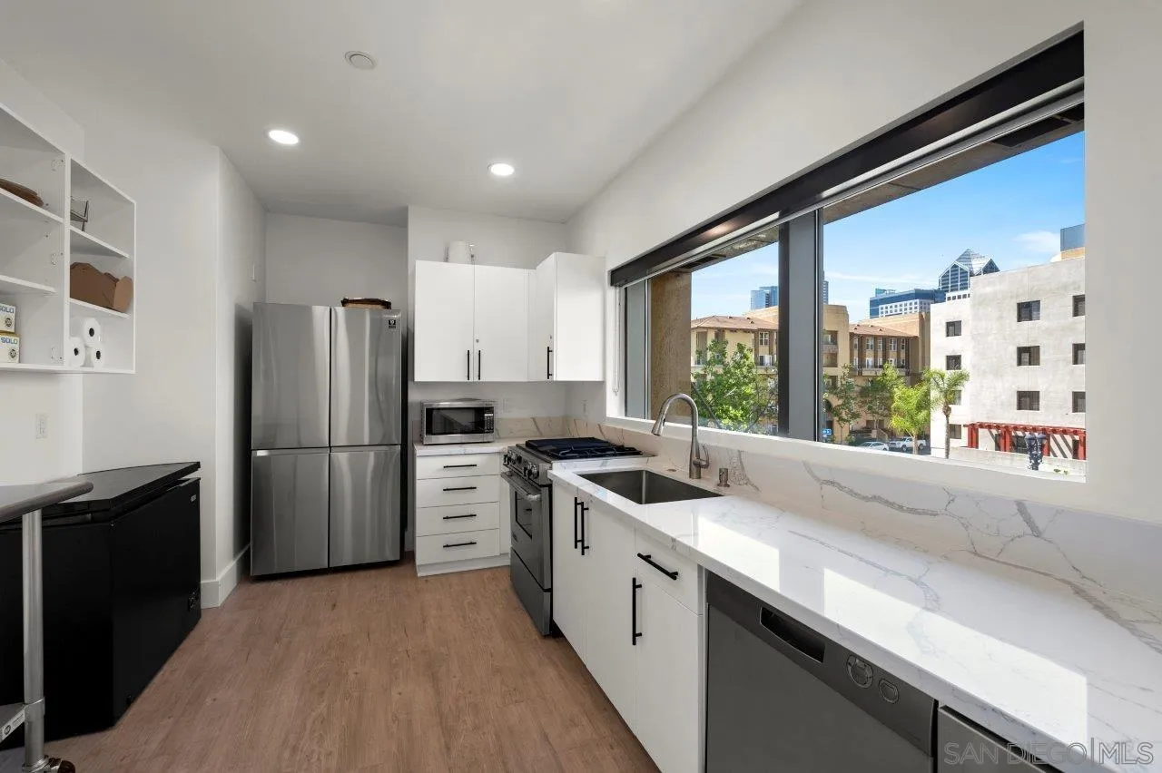550 Front Street Unit: 1006