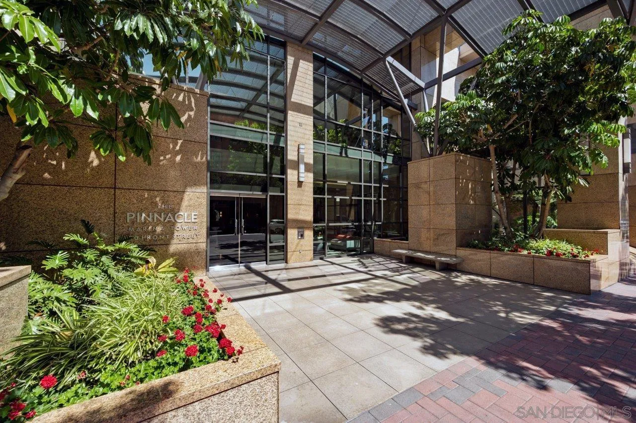 550 Front Street Unit: 1006